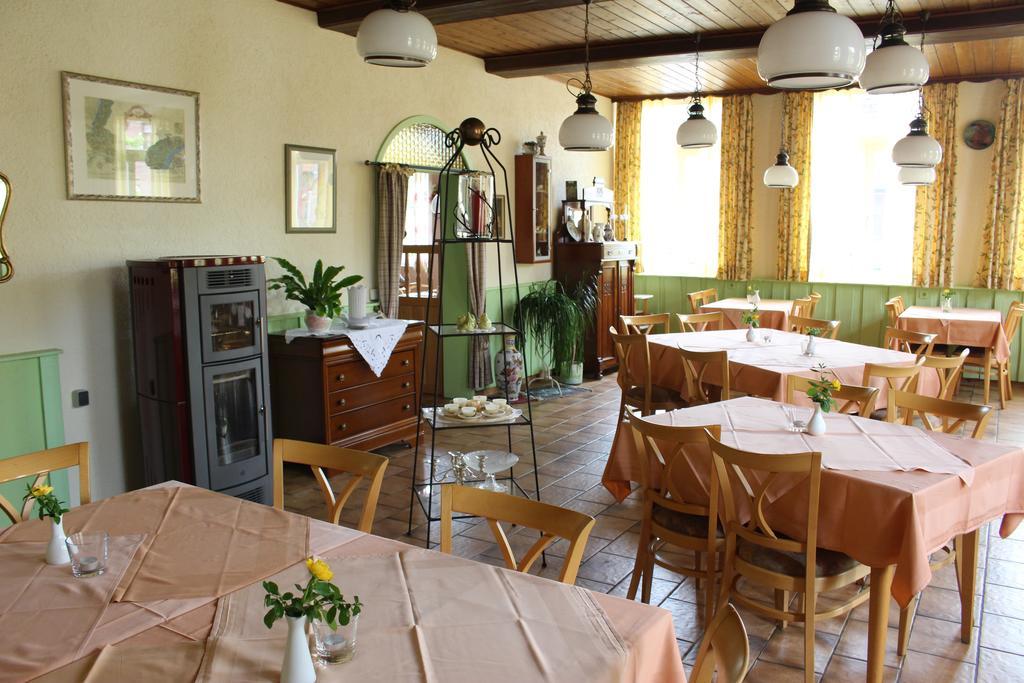 Altes Schulhaus Hotel Niederschlettenbach Exterior photo